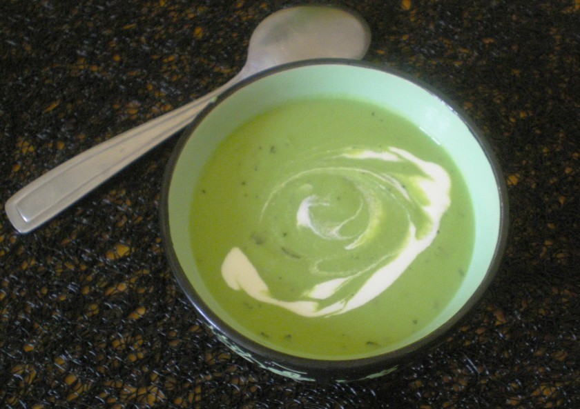 Cuisiner un velouté aux petits pois pour son bébé